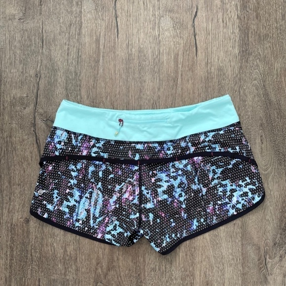 Lululemon Run: Speed Short *4-way stretch Size 6 Floral Sport Tranquil B… - Picture 11 of 11